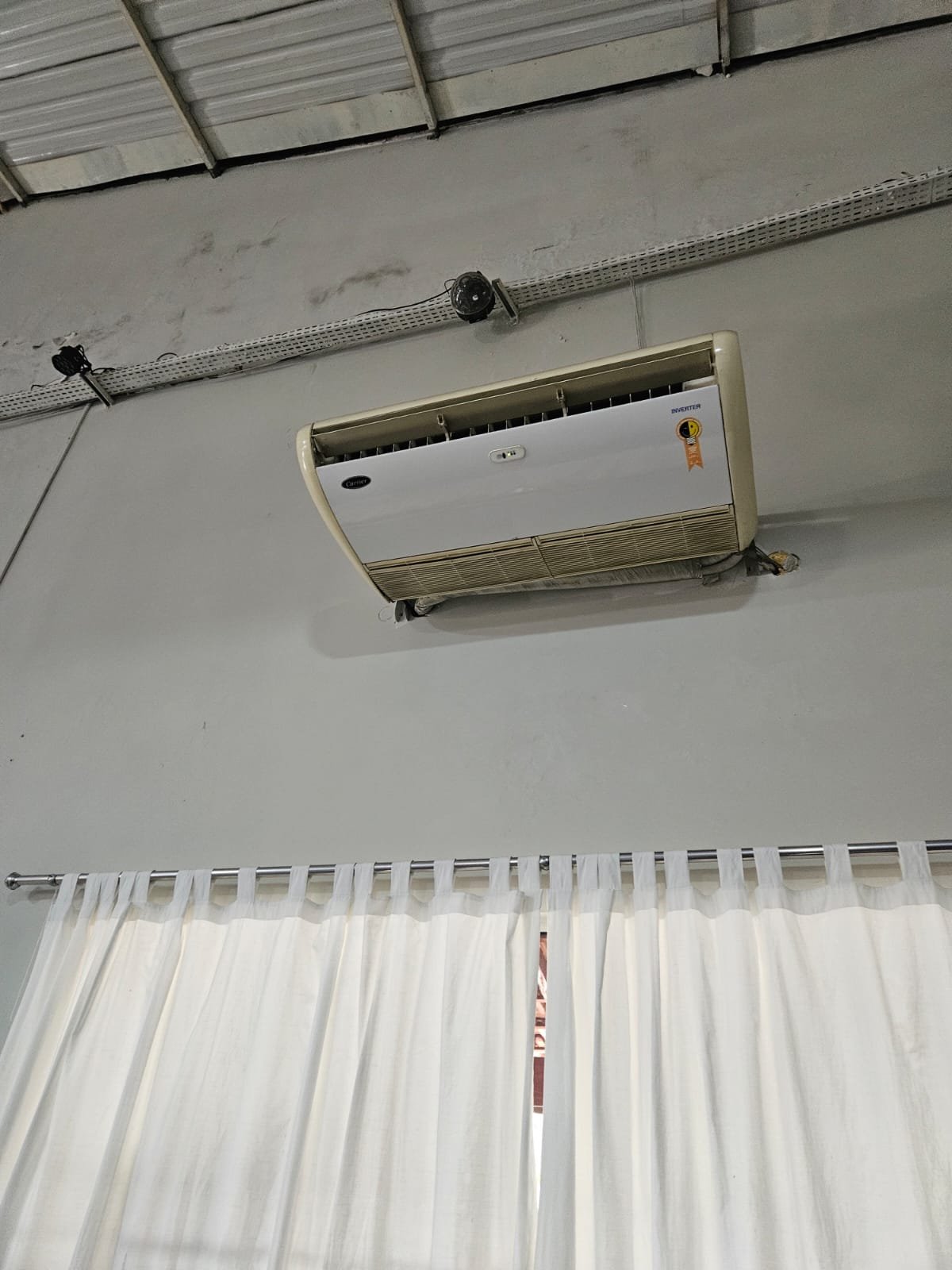 Instalação ar-condicionado piso-teto Carrier inverter JMendes Jundiaí