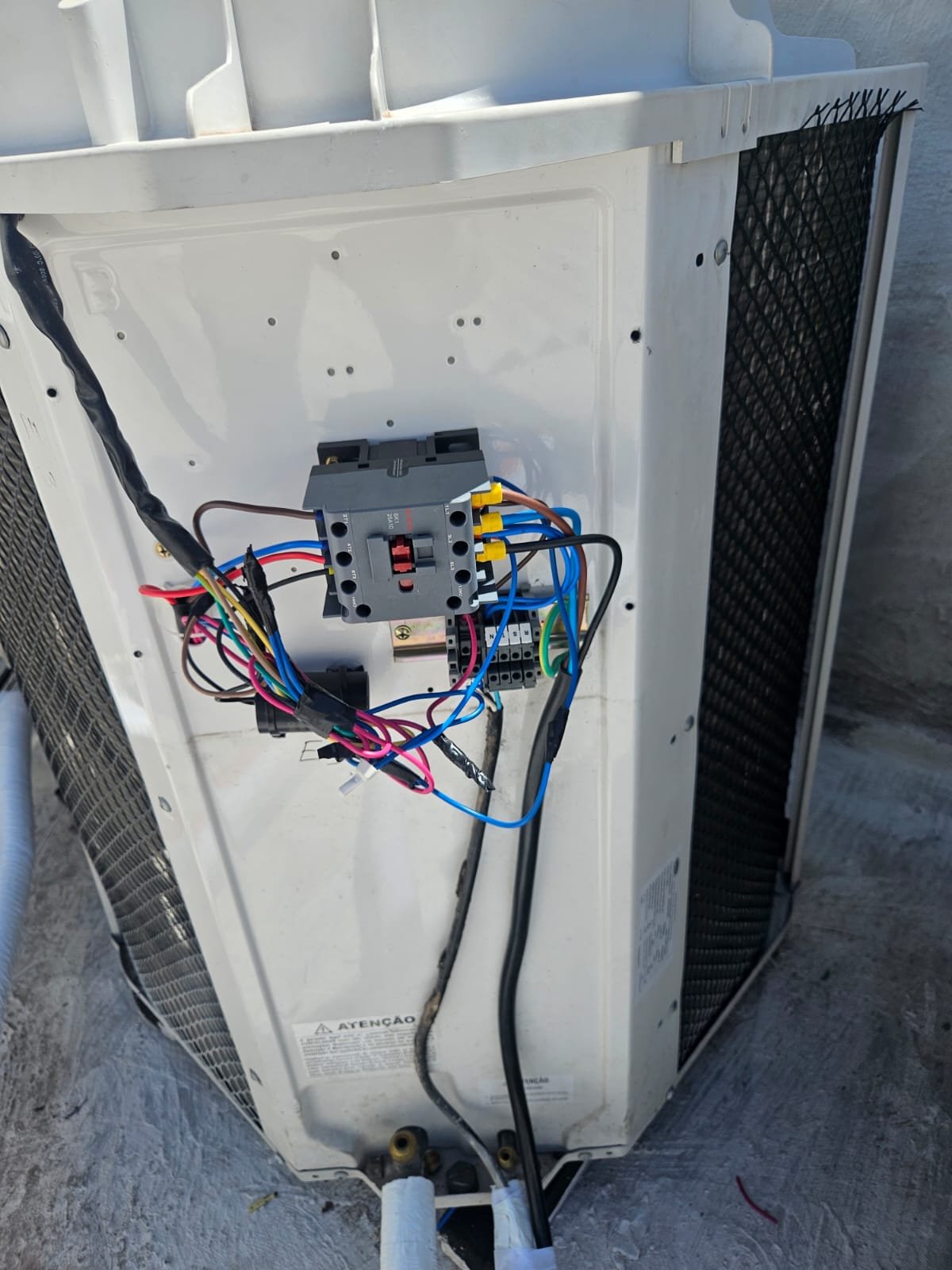 Manutenção elétrica condensadora ar-condicionado JMendes Jundiaí