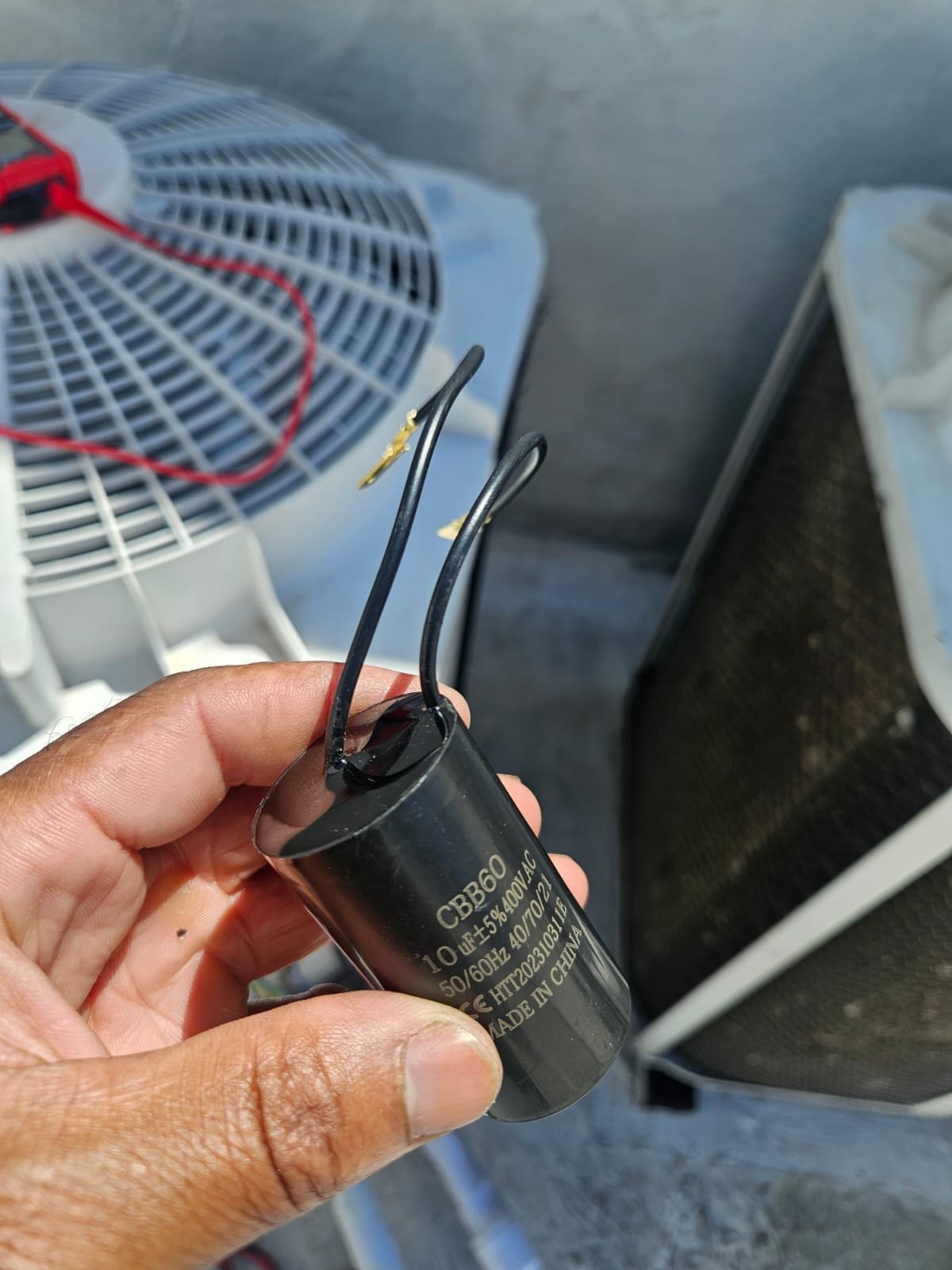 Troca capacitor condensadora ar-condicionado JMendes Jundiaí